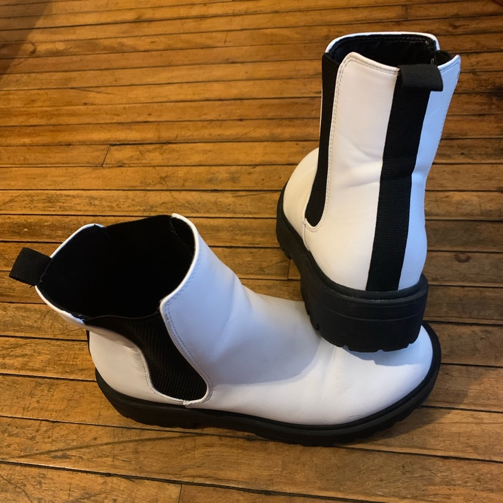 Soda Chelsea Boots White and Black Chunky Lug Sole Low Heel